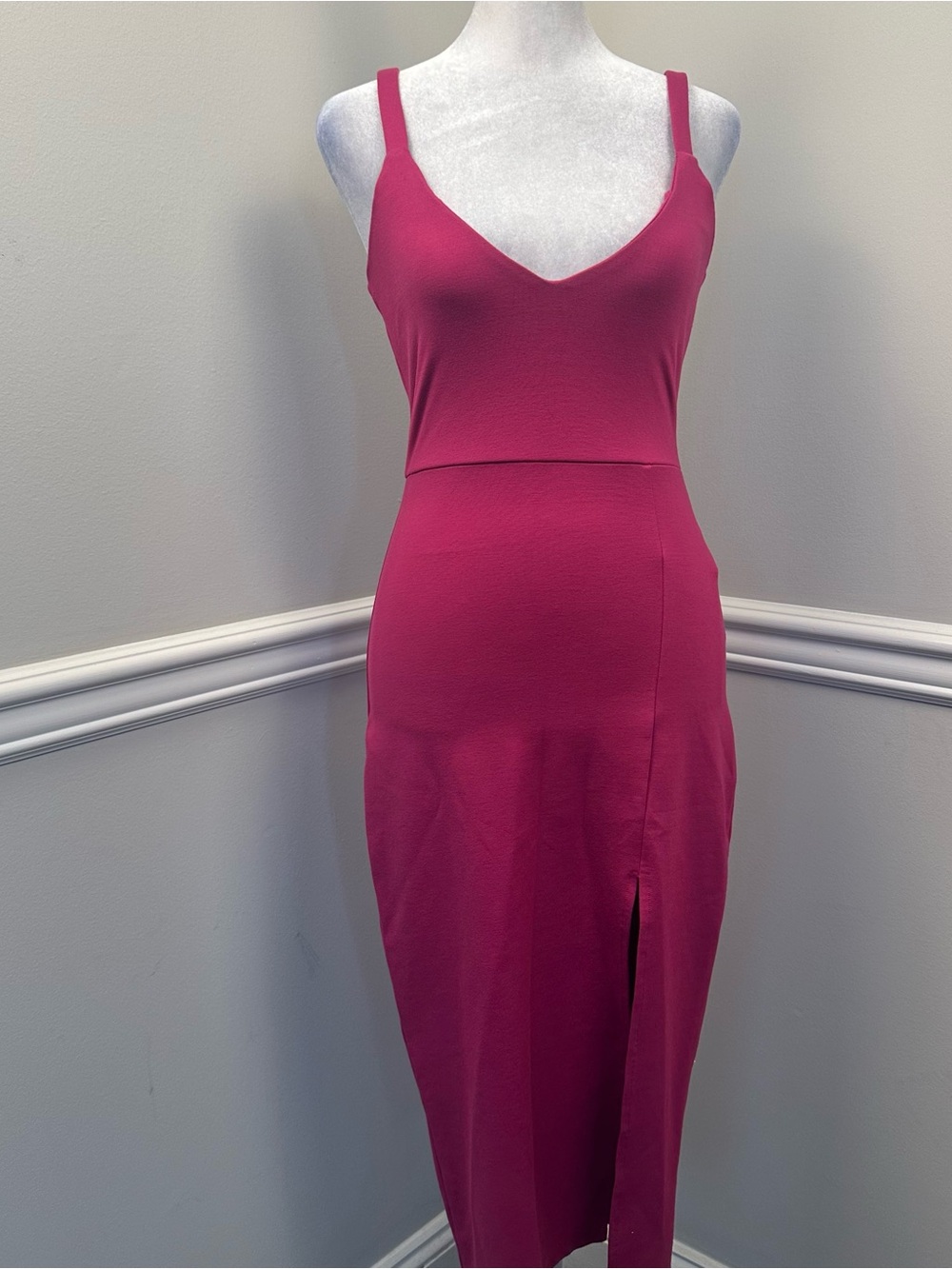 Lovers + Friends Magenta Sleeveless V-Neck Midi Dress XS
